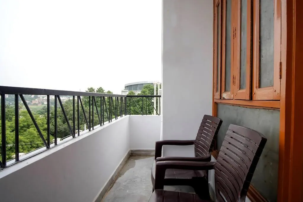Elegant & Spacious 3Bhk Home Haven Army Cantonment Varanasi 0*,  India